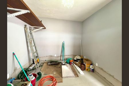 Casa à venda com 400m², 5 quartos e 6 vagas Casa à venda com 400m², 5 quartos e 6 vagasQuarto 2