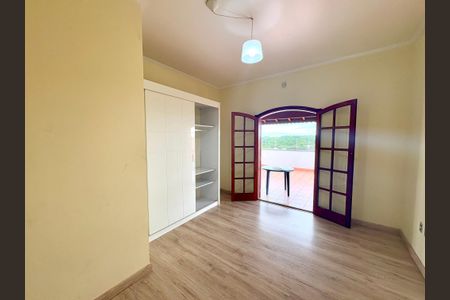 Casa à venda com 400m², 5 quartos e 6 vagas Casa à venda com 400m², 5 quartos e 6 vagasQuarto 5