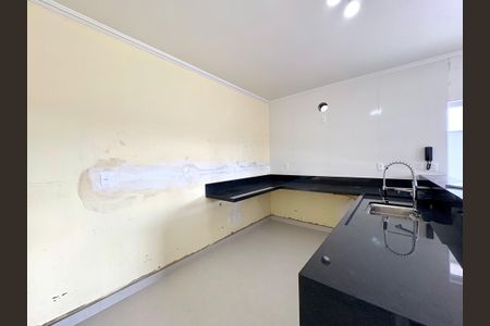 Casa à venda com 400m², 5 quartos e 6 vagas Casa à venda com 400m², 5 quartos e 6 vagasCozinha