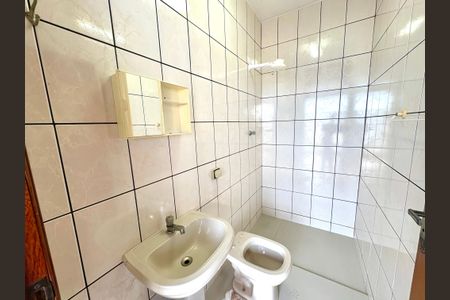 Casa à venda com 400m², 5 quartos e 6 vagas Casa à venda com 400m², 5 quartos e 6 vagasBanheiro externo