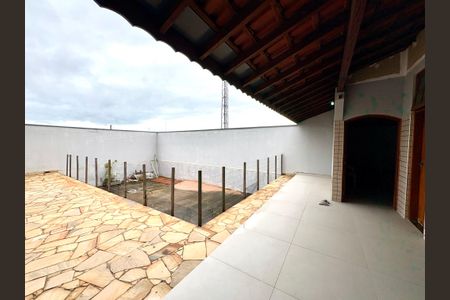 Casa à venda com 400m², 5 quartos e 6 vagas Casa à venda com 400m², 5 quartos e 6 vagasQuintal