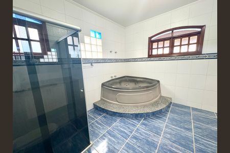 Casa à venda com 400m², 5 quartos e 6 vagas Casa à venda com 400m², 5 quartos e 6 vagasBanheiro do Quarto 4