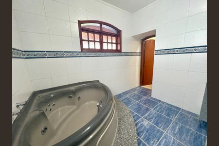 Casa à venda com 400m², 5 quartos e 6 vagas Casa à venda com 400m², 5 quartos e 6 vagasBanheiro do Quarto 4