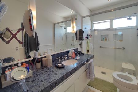 Apartamento à venda com 370m², 4 quartos e 4 vagasBanheiro Suíte 2