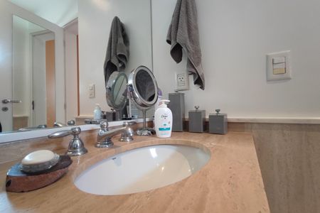 Apartamento à venda com 370m², 4 quartos e 4 vagasBanheiro Suíte