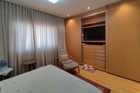 Apartamento à venda com 370m², 4 quartos e 4 vagasQuarto Suíte 2