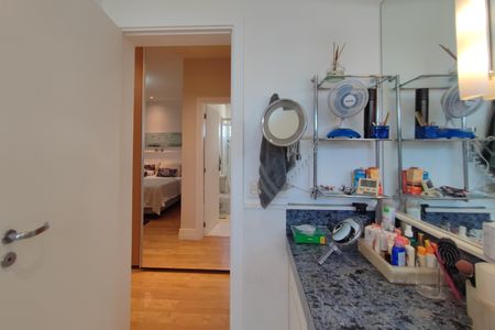 Apartamento à venda com 370m², 4 quartos e 4 vagasBanheiro Suíte 2