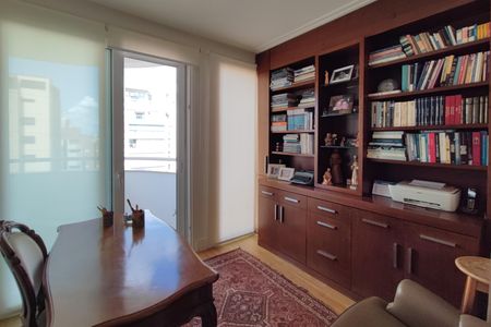 Apartamento à venda com 370m², 4 quartos e 4 vagasEscritório