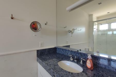 Apartamento à venda com 370m², 4 quartos e 4 vagasBanheiro Suíte 3