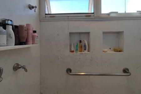 Apartamento à venda com 370m², 4 quartos e 4 vagasBanheiro Suíte 2