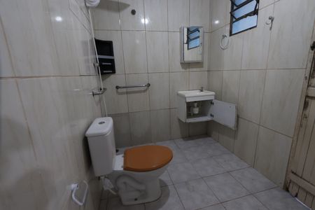 Casa à venda com 142m², 1 quarto e 3 vagasBanheiro