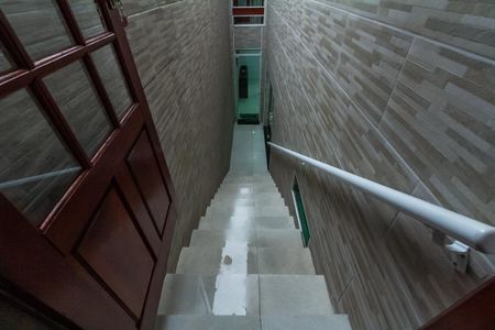 Casa à venda com 124m², 3 quartos e 1 vaga Casa à venda com 124m², 3 quartos e 1 vagaEscada