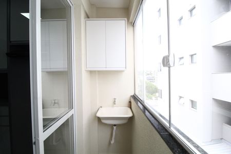 Apartamento para alugar com 60m², 2 quartos e 1 vagaÁrea de Serviço