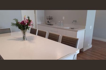 Apartamento à venda com 192m², 3 quartos e 2 vagasFoto 01