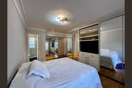 Apartamento à venda com 250m², 3 quartos e 5 vagasSuíte 3