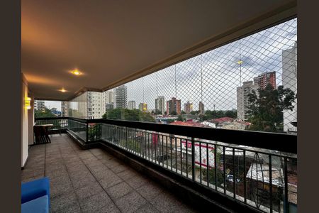 Apartamento à venda com 250m², 3 quartos e 5 vagasVaranda