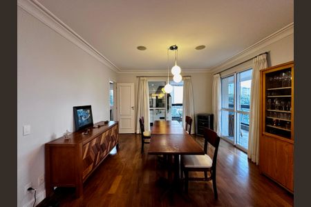 Apartamento à venda com 250m², 3 quartos e 5 vagasSala