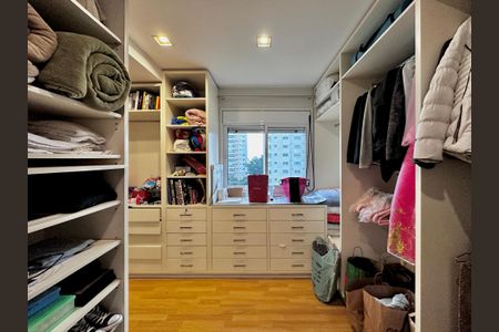 Apartamento à venda com 250m², 3 quartos e 5 vagasCloset Suíte 3