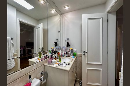 Apartamento à venda com 250m², 3 quartos e 5 vagasBanheiro Suíte 1