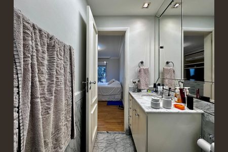 Apartamento à venda com 250m², 3 quartos e 5 vagasBanheiro 1 Suíte 3