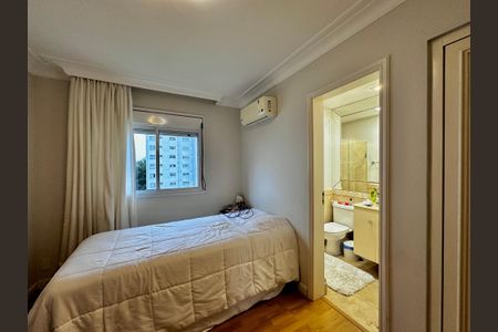 Apartamento à venda com 250m², 3 quartos e 5 vagasSuíte 1