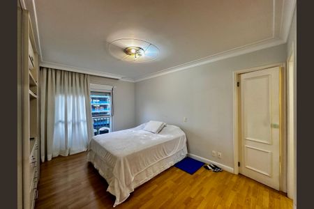 Apartamento à venda com 250m², 3 quartos e 5 vagasSuíte 3