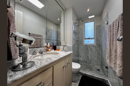 Apartamento à venda com 250m², 3 quartos e 5 vagasBanheiro 1 Suíte 3