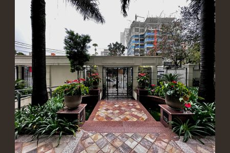 Apartamento à venda com 250m², 3 quartos e 5 vagasEntrada