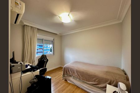 Apartamento à venda com 250m², 3 quartos e 5 vagasSuíte 2