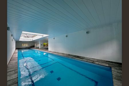 Apartamento à venda com 250m², 3 quartos e 5 vagasPiscina Coberta