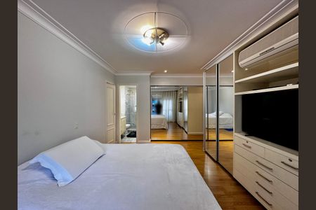 Apartamento à venda com 250m², 3 quartos e 5 vagasSuíte 3