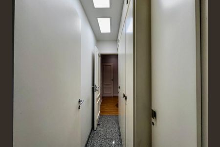 Apartamento à venda com 250m², 3 quartos e 5 vagasRoupeiro