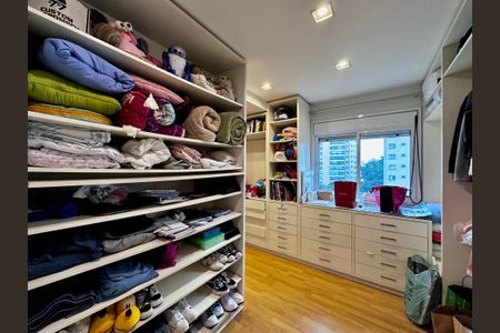 Apartamento à venda com 250m², 3 quartos e 5 vagasCloset Suíte 3