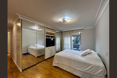 Apartamento à venda com 250m², 3 quartos e 5 vagasSuíte 3