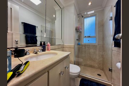 Apartamento à venda com 250m², 3 quartos e 5 vagasBanheiro Suíte 2