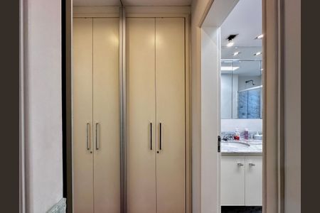 Apartamento à venda com 250m², 3 quartos e 5 vagasCloset Suíte 3