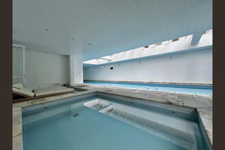 Apartamento à venda com 250m², 3 quartos e 5 vagasPiscina Coberta