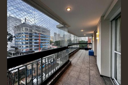 Apartamento à venda com 250m², 3 quartos e 5 vagasVaranda