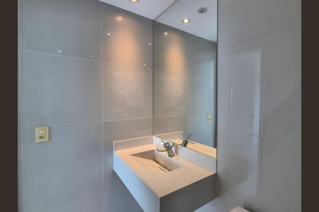 Apartamento à venda com 350m², 4 quartos e 4 vagasBanheiro da Suíte 3