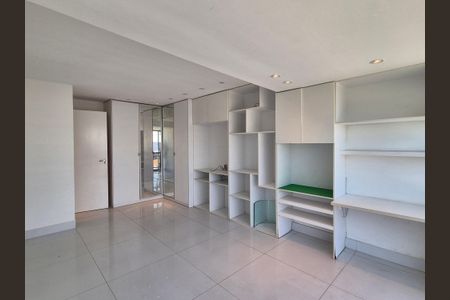 Apartamento à venda com 350m², 4 quartos e 4 vagasSuíte 3
