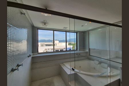 Apartamento à venda com 350m², 4 quartos e 4 vagasBanheiro da Suíte 5