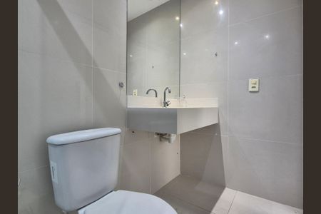 Apartamento à venda com 350m², 4 quartos e 4 vagasBanheiro da Suíte 2