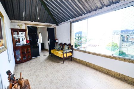 Casa à venda com 300m², 3 quartos e 2 vagasCorredor