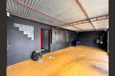 Casa à venda com 270m², 5 quartos e 1 vaga Casa à venda com 270m², 5 quartos e 1 vagaGaragem