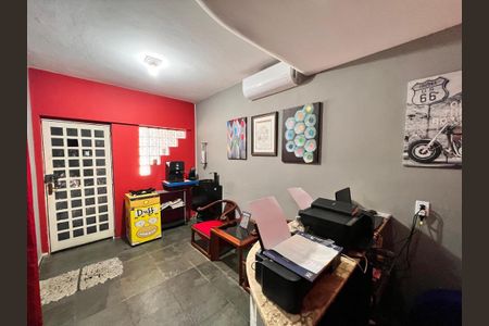 Casa à venda com 270m², 5 quartos e 1 vaga Casa à venda com 270m², 5 quartos e 1 vagaSala de Estar