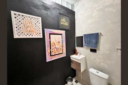 Casa à venda com 270m², 5 quartos e 1 vaga Casa à venda com 270m², 5 quartos e 1 vagaLavabo