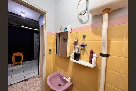 Casa à venda com 270m², 5 quartos e 1 vaga Casa à venda com 270m², 5 quartos e 1 vagaCasa 2 - Banheiro