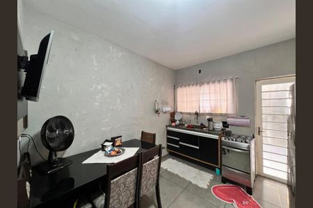 Casa à venda com 270m², 5 quartos e 1 vaga Casa à venda com 270m², 5 quartos e 1 vagaCozinha