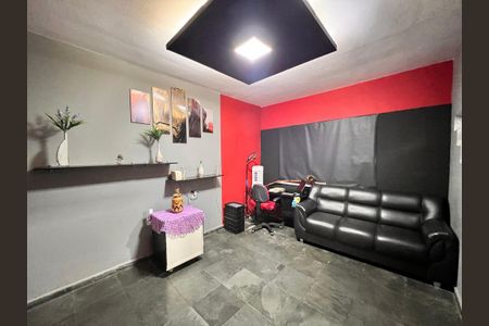 Casa à venda com 270m², 5 quartos e 1 vaga Casa à venda com 270m², 5 quartos e 1 vagaSala de TV