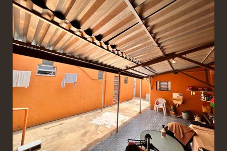 Casa à venda com 270m², 5 quartos e 1 vaga Casa à venda com 270m², 5 quartos e 1 vagaCasa 3 - Quintal